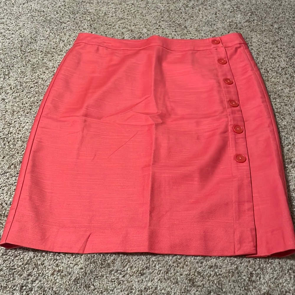 Loft melon colored pencil skirt lined.